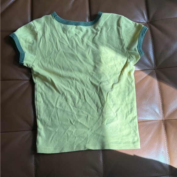 Subdued crop top - Picture 2 of 3